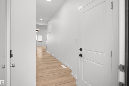 #21 1430 Aster Wy Nw, Edmonton, AB - Indoor Photo Showing Other Room