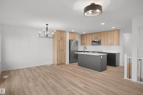 #21 1430 Aster Wy Nw, Edmonton, AB - Indoor Photo Showing Kitchen