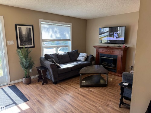 18207 74 Avenue Nw, Edmonton, AB 