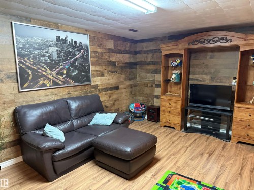 18207 74 Avenue Nw, Edmonton, AB 