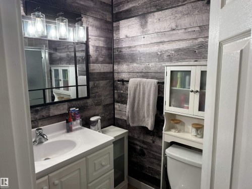 18207 74 Avenue Nw, Edmonton, AB 