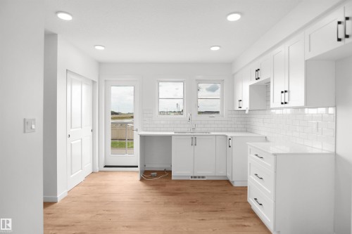 #100 3705 141 St Sw, Edmonton, AB - Indoor Photo Showing Kitchen