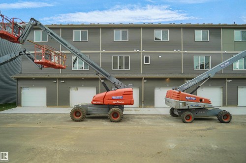 #100 3705 141 St Sw, Edmonton, AB - Outdoor