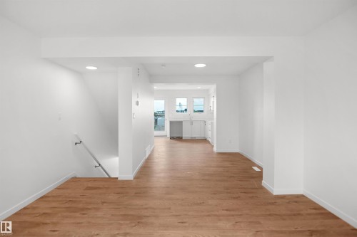 #100 3705 141 St Sw, Edmonton, AB - Indoor Photo Showing Other Room