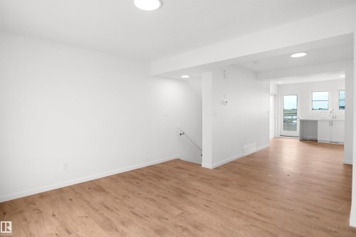 #100 3705 141 St Sw, Edmonton, AB - Indoor Photo Showing Other Room