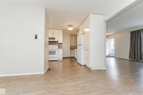9810 98A Avenue, Morinville, AB 