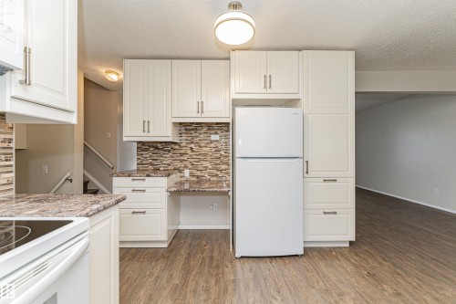9810 98A Avenue, Morinville, AB 