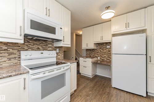 9810 98A Avenue, Morinville, AB 