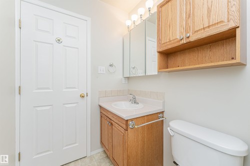 9810 98A Avenue, Morinville, AB 