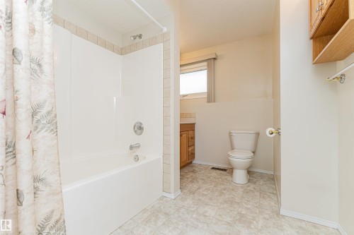 9810 98A Avenue, Morinville, AB 