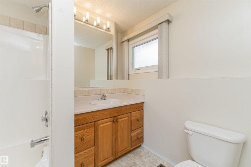 9810 98A Avenue, Morinville, AB 