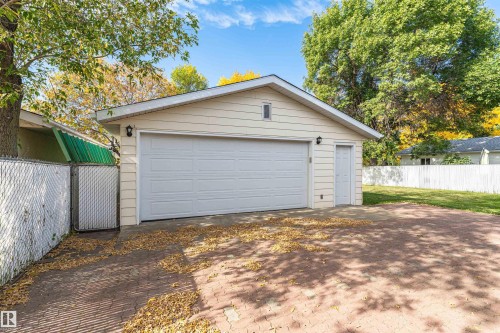 9810 98A Avenue, Morinville, AB 