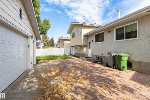 9810 98A Avenue, Morinville, AB 