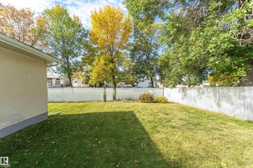 9810 98A Avenue, Morinville, AB 