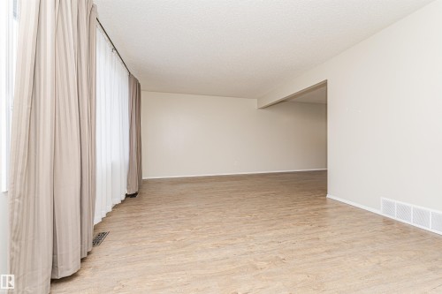 9810 98A Avenue, Morinville, AB 