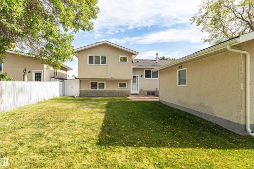 9810 98A Avenue, Morinville, AB 