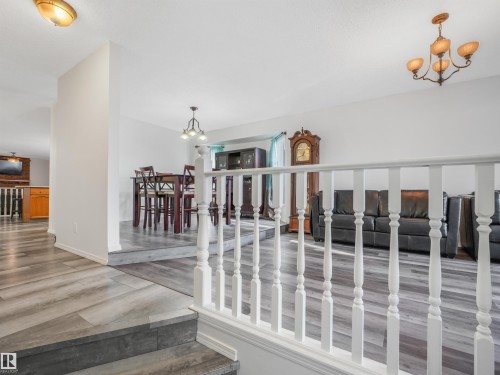 3467 39 Street Nw, Edmonton, AB 
