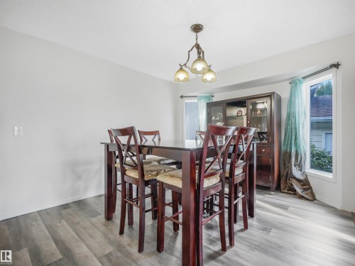 3467 39 Street Nw, Edmonton, AB 