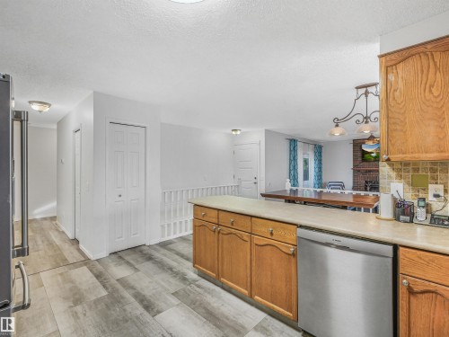 3467 39 Street Nw, Edmonton, AB 