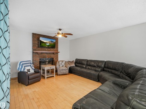 3467 39 Street Nw, Edmonton, AB 