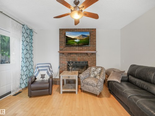3467 39 Street Nw, Edmonton, AB 