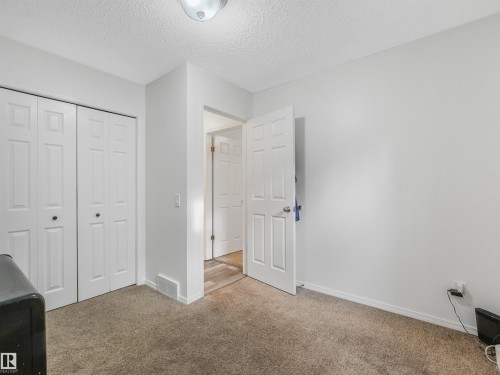 3467 39 Street Nw, Edmonton, AB 