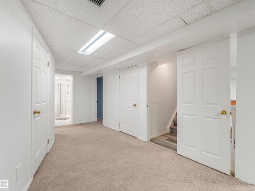 3467 39 Street Nw, Edmonton, AB 