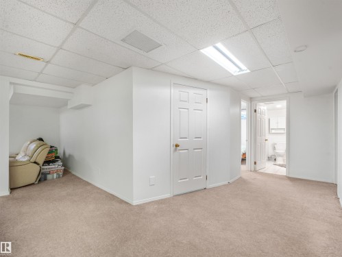 3467 39 Street Nw, Edmonton, AB 