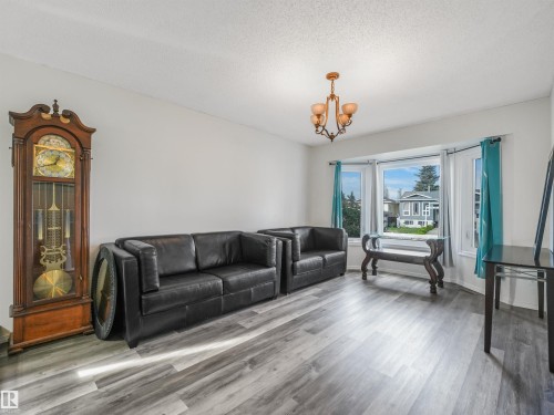 3467 39 Street Nw, Edmonton, AB 