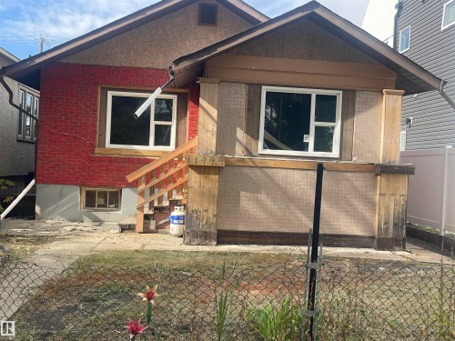 11444 97 Street NW  Edmonton, AB T5G 1X5