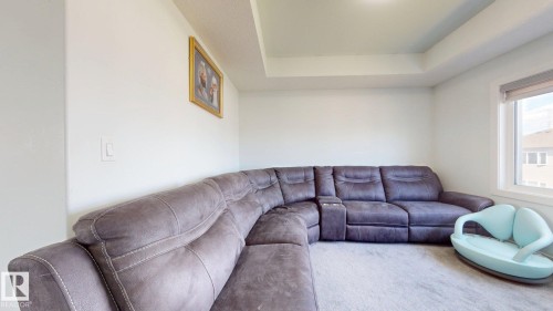 Recessed ceiling detail and window with roller shade - 1103 30 Street Nw, Edmonton, AB 