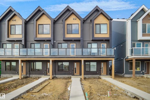 5164 River's Edge Way NW  Edmonton, AB T6M 3A8