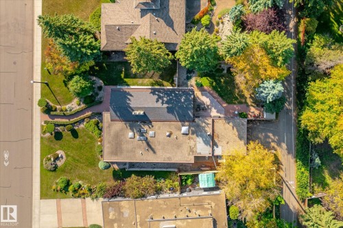 Aerial perspective highlighting expansive property - 13862 Ravine Drive Nw, Edmonton, AB 