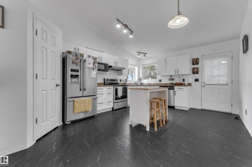 1233 Ormsby Lane Nw, Edmonton, AB 