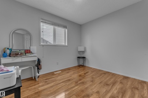1233 Ormsby Lane Nw, Edmonton, AB 