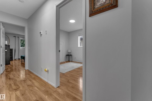 1233 Ormsby Lane Nw, Edmonton, AB 