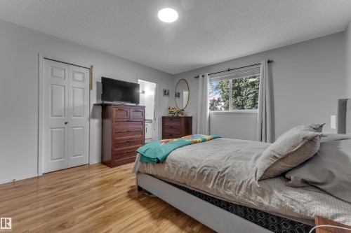 1233 Ormsby Lane Nw, Edmonton, AB 