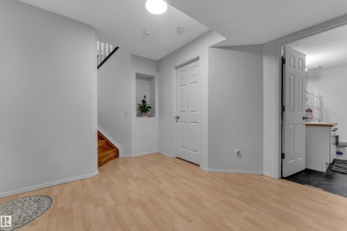 1233 Ormsby Lane Nw, Edmonton, AB 