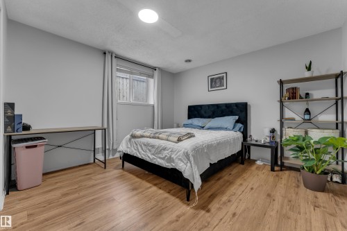 1233 Ormsby Lane Nw, Edmonton, AB 