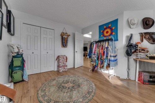 1233 Ormsby Lane Nw, Edmonton, AB 