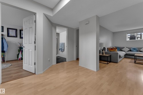 1233 Ormsby Lane Nw, Edmonton, AB 
