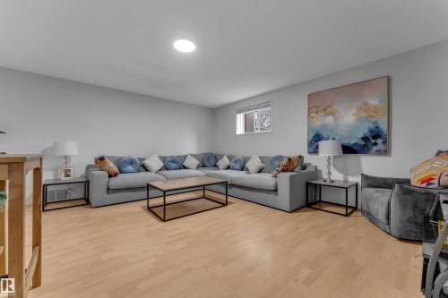 1233 Ormsby Lane Nw, Edmonton, AB 