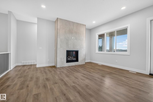 593 Genesis Wynd, Stony Plain, AB 