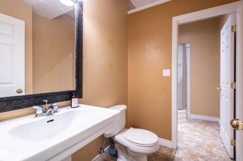 4909 57 Avenue, Stony Plain, AB 