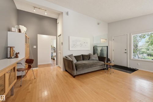 3 Riverside Crescent Nw, Edmonton, AB 