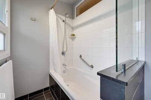 3 Riverside Crescent Nw, Edmonton, AB 