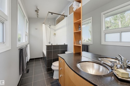 3 Riverside Crescent Nw, Edmonton, AB 