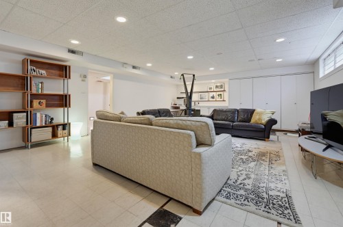 3 Riverside Crescent Nw, Edmonton, AB 