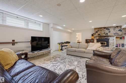 3 Riverside Crescent Nw, Edmonton, AB 