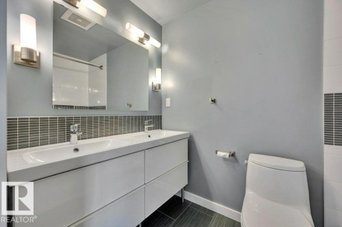 Double sinks, shower/tub combo - 895 Lee Ridge Road Nw, Edmonton, AB 